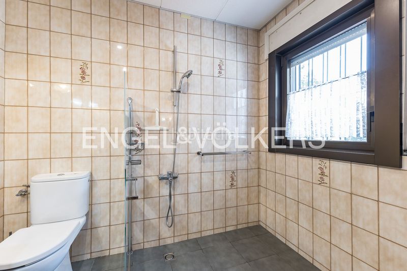 Foto a6c2ce21-c053-4944-a721-7567f186e5a2. Casa amb calefacció aparcament a Montmar Castelldefels