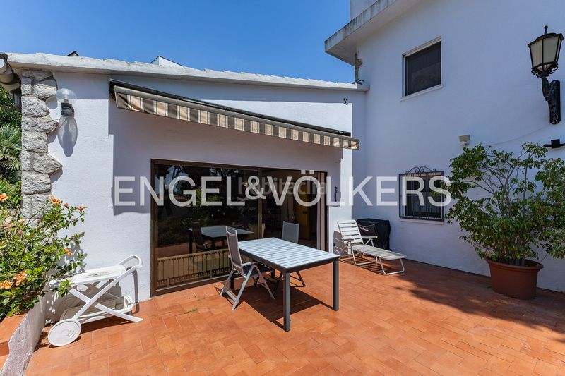 Foto c2963e82-1494-4e26-be6a-bb810960cae0. Casa amb calefacció aparcament a Montmar Castelldefels