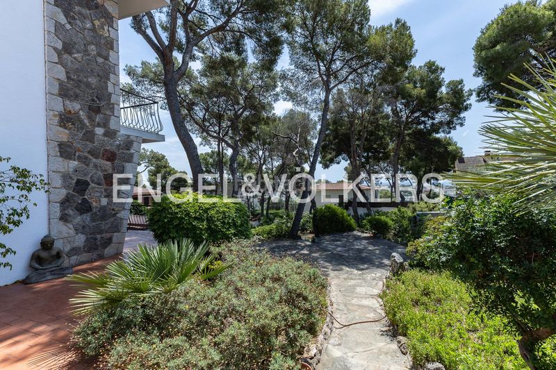 Foto e637c0d2-5557-40b3-979d-ac66cd69a6be. Casa amb calefacció aparcament a Montmar Castelldefels