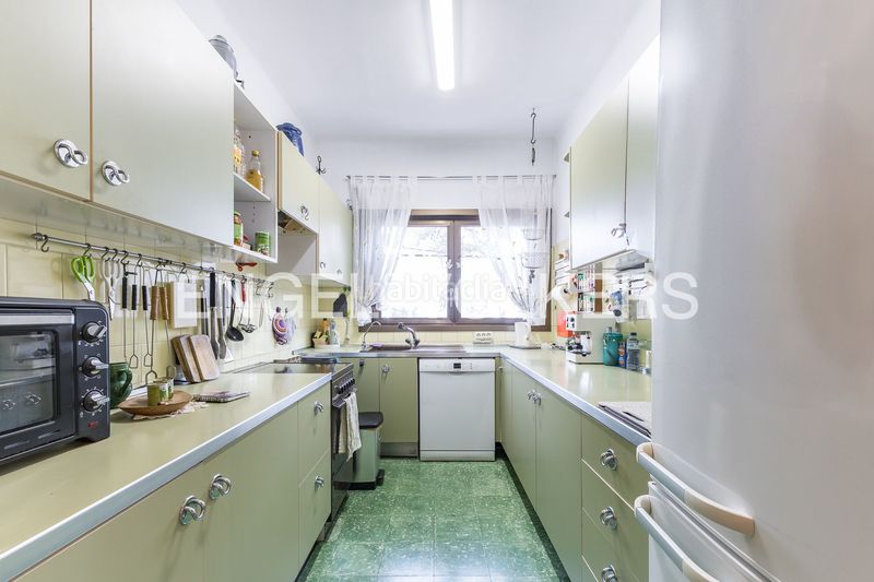 Foto f114ef56-ed3a-46d4-b9d5-a7630823ed03. Casa amb calefacció aparcament a Montmar Castelldefels