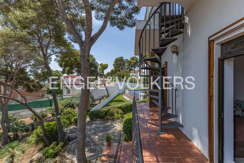 Foto f731b262-67d1-47c4-b755-e5539bf079b2. Casa amb calefacció aparcament a Montmar Castelldefels