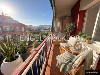 Pis a El Parc i la Llacuna del Poblenou. Piso alto con terraza y vistas abiertas