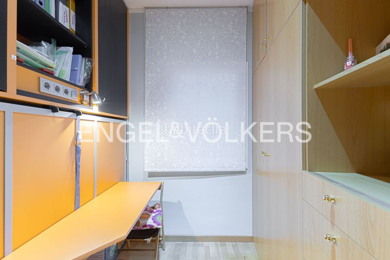 Foto f372d271-a0e0-4586-b67a-67742f3cfb8a. Pis amb calefacció a Barri de les Corts Barcelona