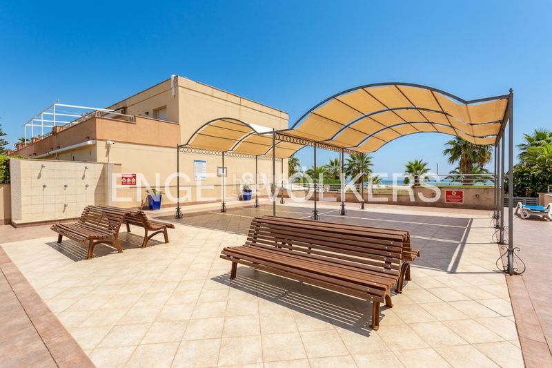 Foto 1bd2da49-d9df-4dbe-bd24-1455e43c8eb3. Pis amb calefacció aparcament piscina a Les Salines-Pla de Sant Pere Cubelles