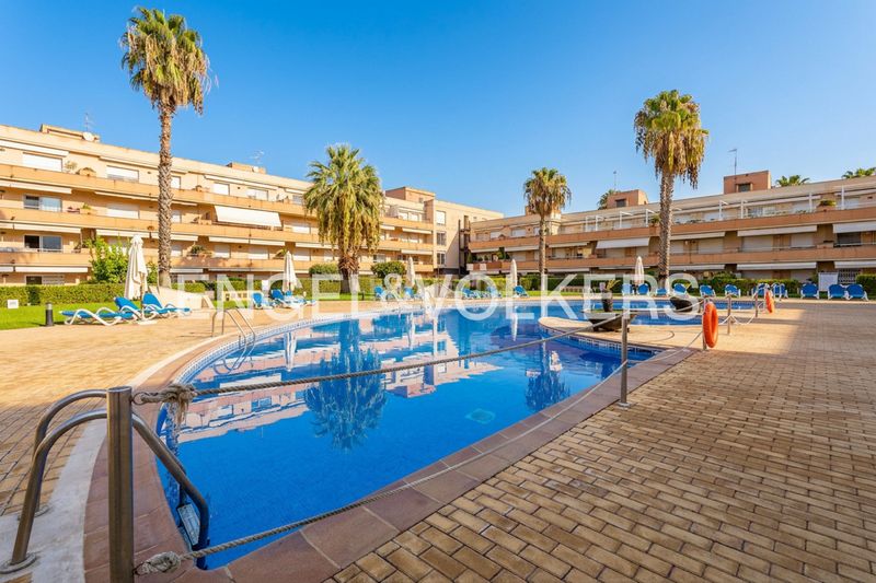 Foto 5d1e4831-78a0-46c7-a837-b6e0c5fcf388. Pis amb calefacció aparcament piscina a Les Salines-Pla de Sant Pere Cubelles