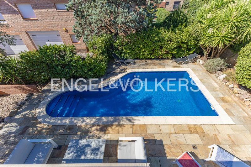 Foto 21ee2abc-ceb4-4206-b9cf-173111a38c07. Casa amb aparcament piscina a Matadepera