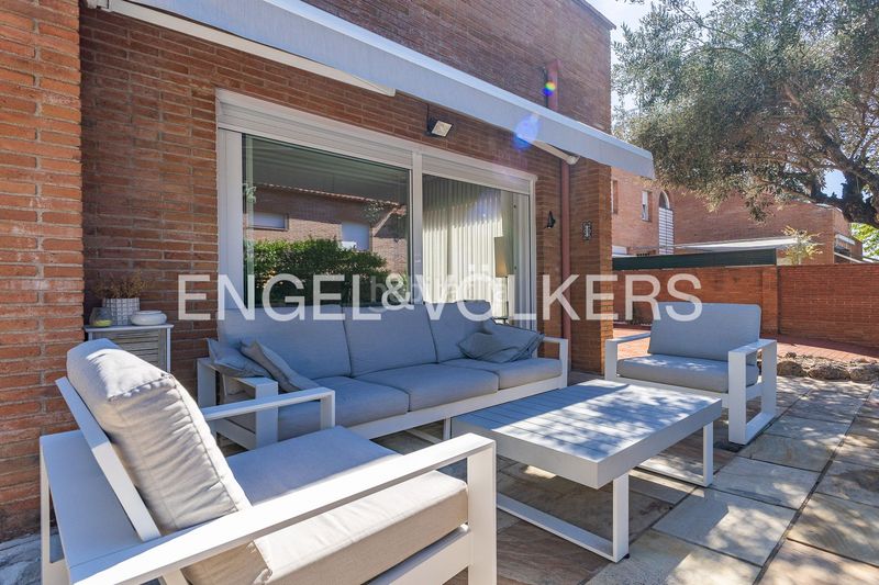 Foto b618a1da-e8e9-4f5d-8db4-0c9bff27ca43. Casa amb aparcament piscina a Matadepera