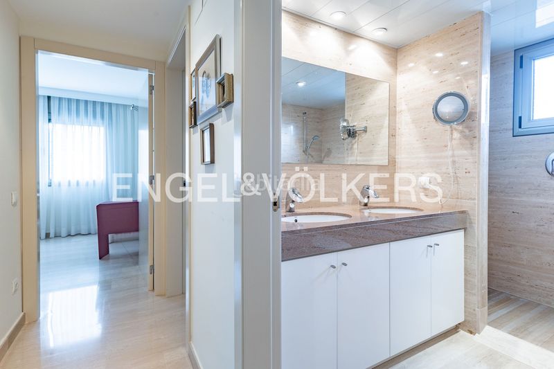 Foto 1bd23715-4f5f-4b5d-a861-5290c4b8812f. Ático exclusivo ático en calle verdi en Eixample Sant Cugat del Vallès