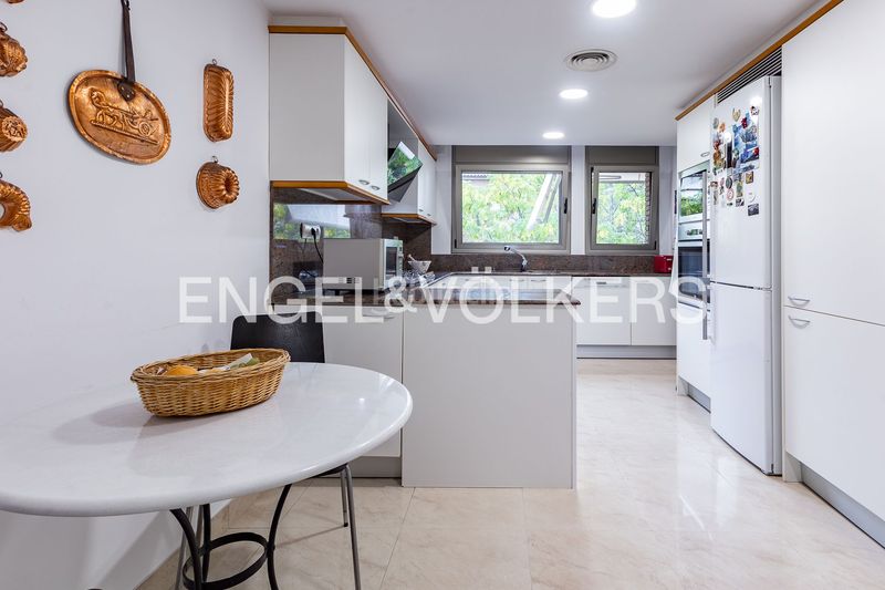 Foto 4abc7a4a-0ae2-4502-99ef-bbac358361ae. Ático exclusivo ático en calle verdi en Eixample Sant Cugat del Vallès