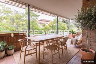 Penthouse in Eixample. Exclusivo ático en calle verdi