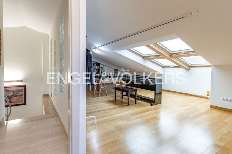 Foto d1e2e877-c0ed-4319-bd4a-ec7762a7b20d. Ático exclusivo ático en calle verdi en Eixample Sant Cugat del Vallès