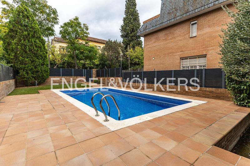 Foto f8df2754-1be3-4c82-abf7-dbaf62991fdc. Ático exclusivo ático en calle verdi en Eixample Sant Cugat del Vallès