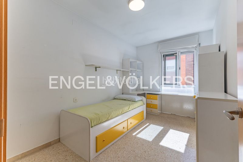 Foto 4b31bcdf-23c3-40d7-9262-eb20aed49571. Casa adossada amb calefacció aparcament a Creu Alta Sabadell