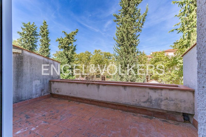 Foto 7067c46d-7191-4d05-af58-ea7a2cb6ab8b. Casa adossada amb calefacció aparcament a Creu Alta Sabadell