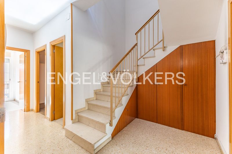 Foto ba7495e9-9bbe-4c03-8ce6-3d528c92257f. Casa adossada amb calefacció aparcament a Creu Alta Sabadell