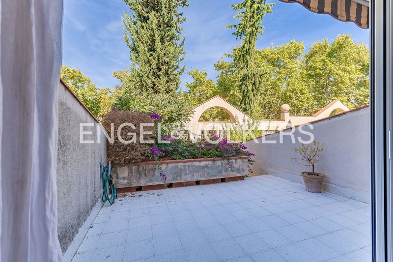 Foto bee0ffd8-9f9c-4885-9a2d-80647d4eb4c8. Casa adossada amb calefacció aparcament a Creu Alta Sabadell
