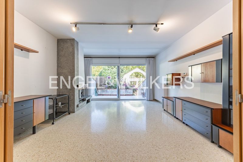 Foto c6a545c2-3958-4c73-bc60-d0ffb462a4c6. Casa adossada amb calefacció aparcament a Creu Alta Sabadell