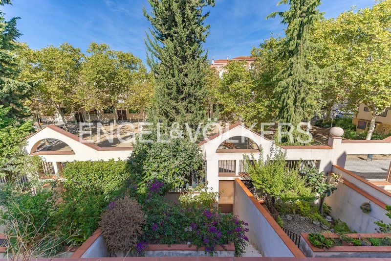 Foto ce8e6ee6-9fce-40c3-968c-a1a44e24b6ef. Casa adossada amb calefacció aparcament a Creu Alta Sabadell