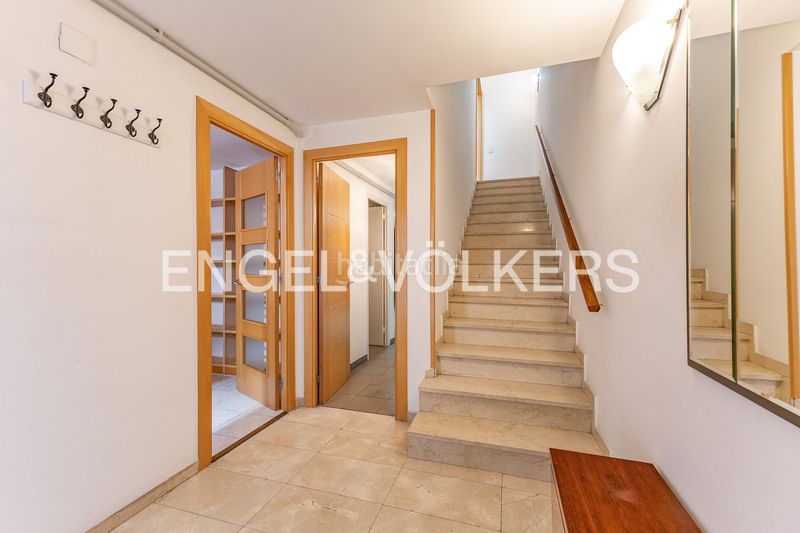 Foto ffa658ee-1bb1-4cec-b8af-906a9d36fb0a. Casa adossada amb calefacció aparcament a Creu Alta Sabadell
