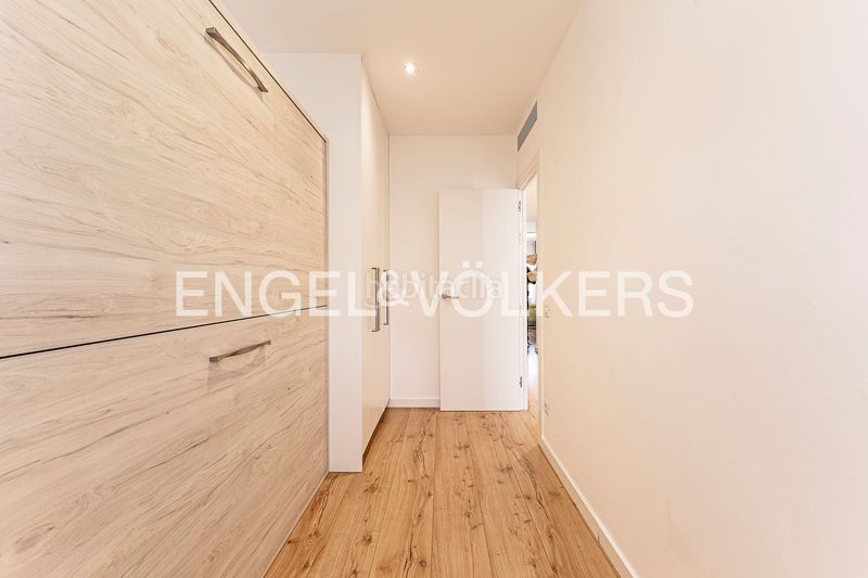 Foto 7f69e703-21e9-43e9-8ff5-56c05cf1a1d3. Alquiler piso descubre el lujo mediterráneo en Ribes Roges Vilanova i la Geltrú
