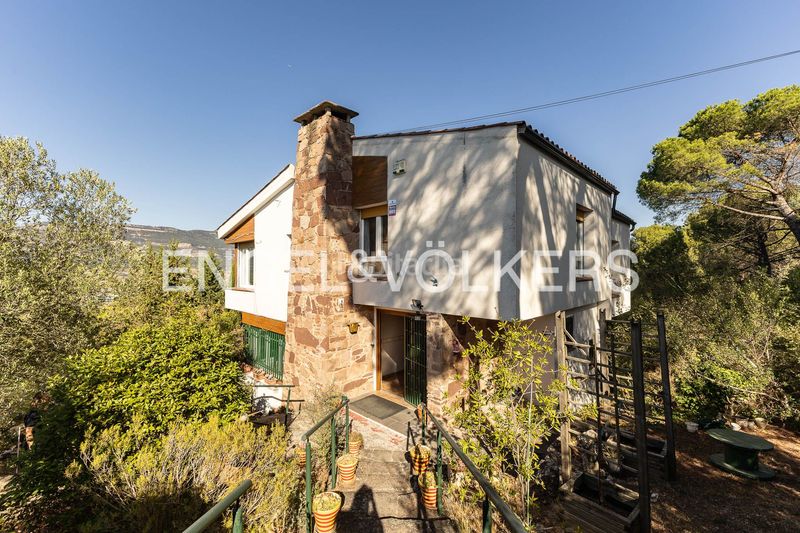 Foto fa89eaa9-35d0-4593-ada5-0800a36db5f7. Casa amb calefacció aparcament a Seva