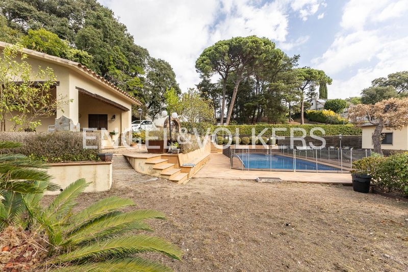 Foto 6103f2e7-b725-46ee-b058-0efaa42d677c. Casa amb calefacció aparcament piscina a Vallgorguina