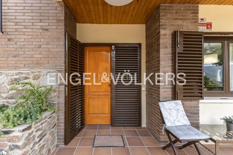 Foto e768d82a-7eec-431d-8a09-277ad511aaf5. Casa amb calefacció aparcament piscina a Vallgorguina