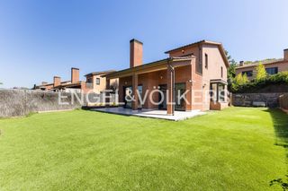 Maison à Roca del Vallès (La). Encantadora casa con jardín en santa agnès de malanyanes