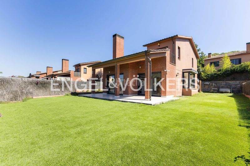 Foto b76926e7-03e7-4e47-9dc4-a7ae65536c9f. Casa amb calefacció aparcament a Roca del Vallès (La)