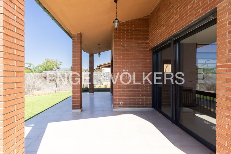 Foto b8884815-9e9b-45e1-ad9b-5f2aca357256. Casa amb calefacció aparcament a Roca del Vallès (La)