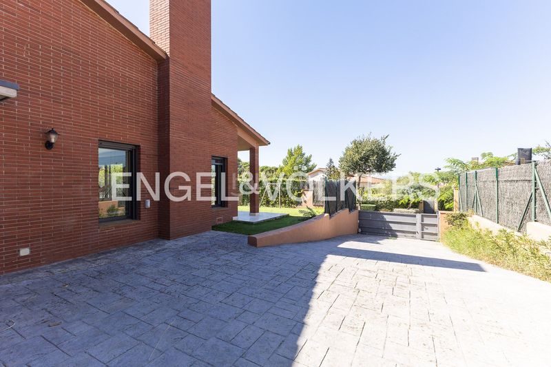 Foto be4aa46a-0f1a-4f51-b53e-59e40ee864f5. Casa amb calefacció aparcament a Roca del Vallès (La)