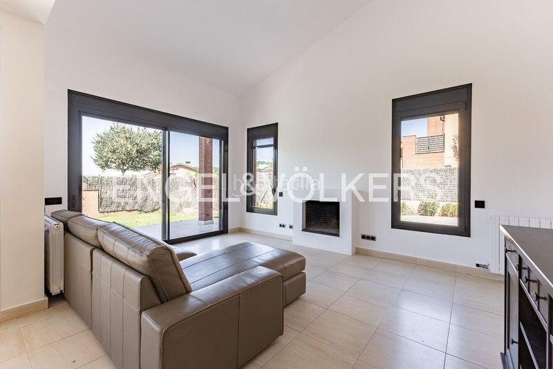 Foto c8980792-daac-4130-af2f-b190adfa0047. Casa amb calefacció aparcament a Roca del Vallès (La)