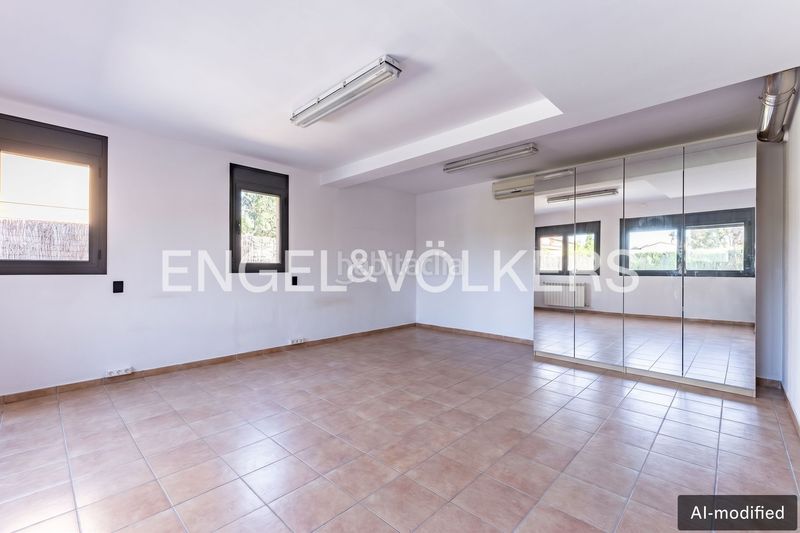 Foto eaf5ad71-4c73-4fa5-8232-4d3ef96531e4. Casa amb calefacció aparcament a Roca del Vallès (La)