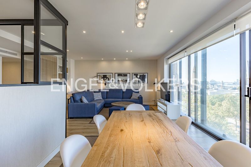 Foto 2db1187a-1478-4930-a307-cdb0c2f912ff. Piso exclusiva vivienda reformada con vistas panorámicas al port vell en Barcelona