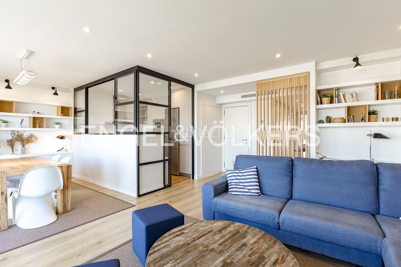 Foto 4fe7540b-e52d-45f4-a1f3-d51e97ffa9c1. Piso exclusiva vivienda reformada con vistas panorámicas al port vell en Barcelona