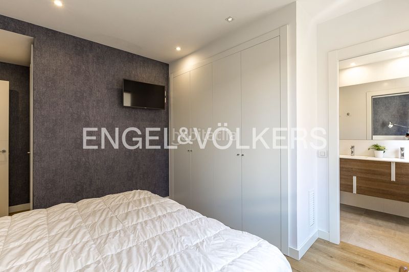 Foto ccfc8402-a536-45ac-a566-43bb710c8626. Piso exclusiva vivienda reformada con vistas panorámicas al port vell en Barcelona