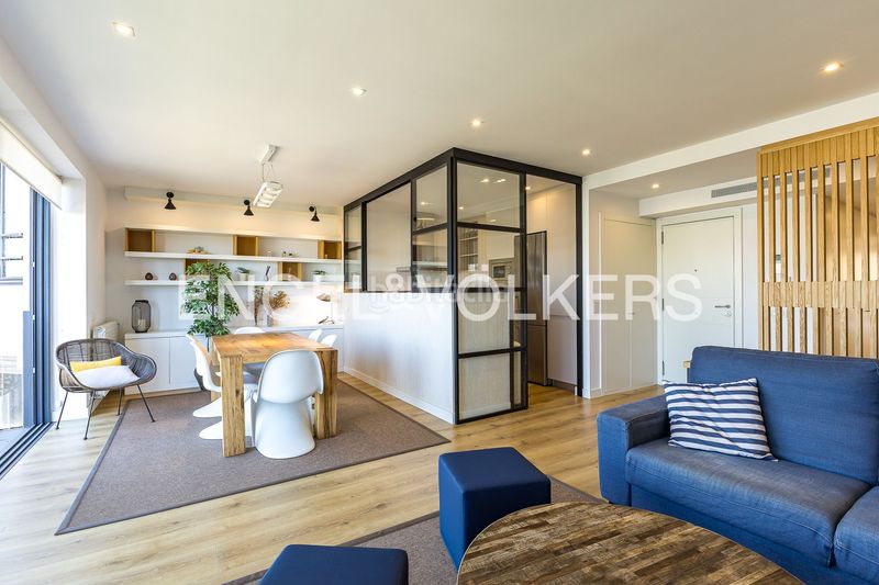 Foto dffad980-99a8-4101-8556-584fc952ec67. Piso exclusiva vivienda reformada con vistas panorámicas al port vell en Barcelona