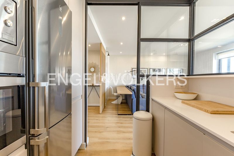 Foto ffb41b4d-4cf8-47ac-8d74-c3e6fa87016b. Piso exclusiva vivienda reformada con vistas panorámicas al port vell en Barcelona