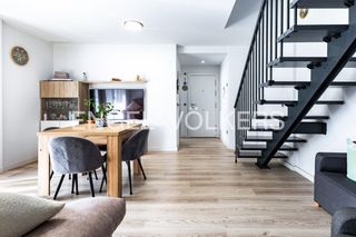 Duplex in Llefià. Impecable ático con terraza privada en llefià
