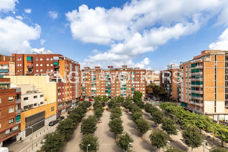 Foto 5d144f63-ca12-42a1-a365-4381ad8f0cac. Dúplex amb calefacció a Llefià Badalona