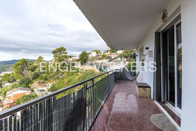 Foto 137edfdc-f237-4759-a79c-9509859b49c6. Casa amb calefacció aparcament a Torrelles de Llobregat