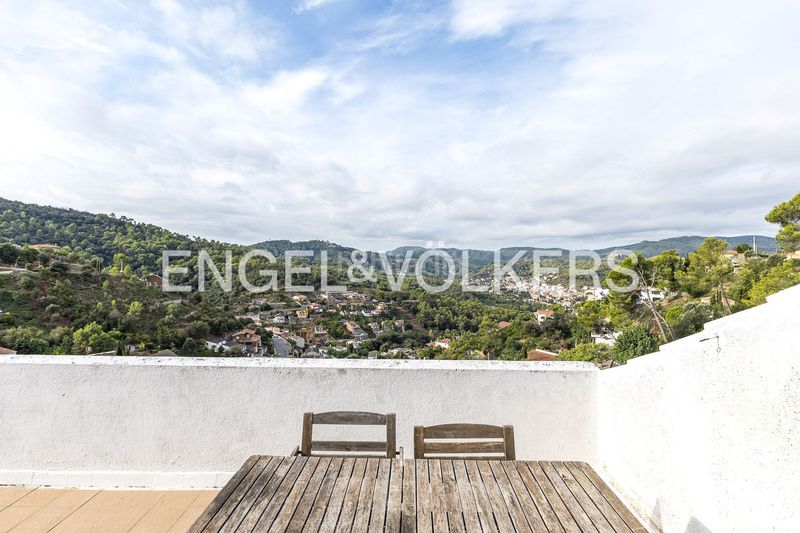 Foto 1aa236c3-dbc5-4747-8128-08681a40739f. Casa amb calefacció aparcament a Torrelles de Llobregat