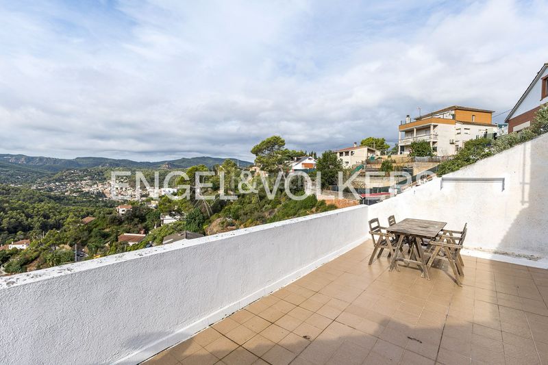 Foto 45d83dd9-af87-4ec6-b319-4598c82860cb. Casa amb calefacció aparcament a Torrelles de Llobregat