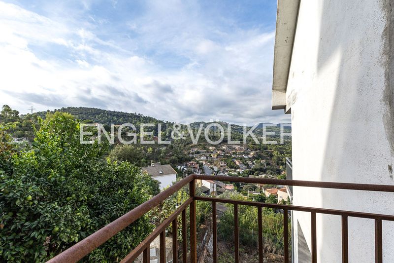 Foto 55b541cd-2f59-4eed-a3de-431e5634bdcc. Casa amb calefacció aparcament a Torrelles de Llobregat