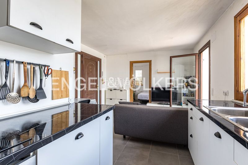 Foto 69a8f598-0a4b-4d75-848c-fbe240036b64. Casa amb calefacció aparcament a Torrelles de Llobregat
