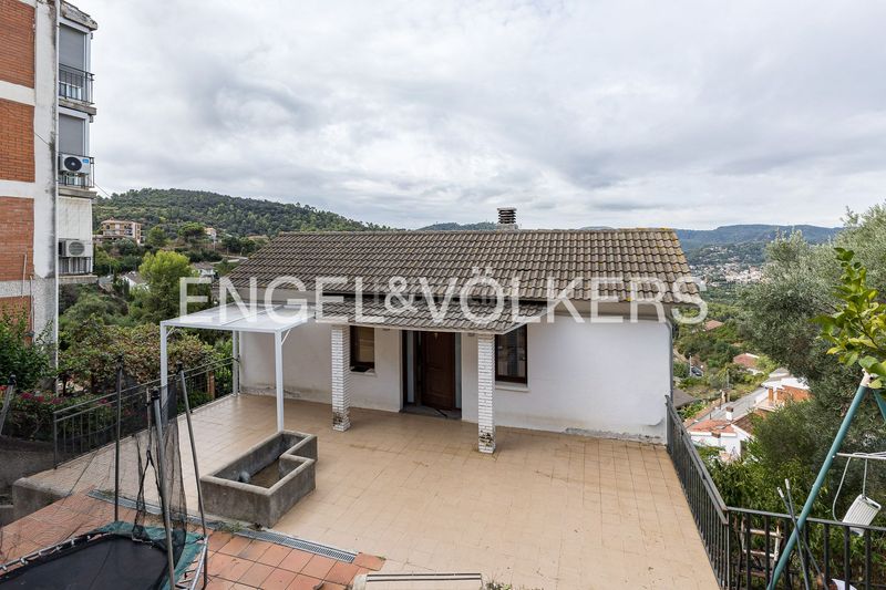 Foto 6b770891-9038-46fb-8bde-6492191058f5. Casa amb calefacció aparcament a Torrelles de Llobregat