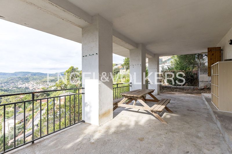 Foto 8020895e-1306-4912-9f4d-dde462d719cd. Casa amb calefacció aparcament a Torrelles de Llobregat