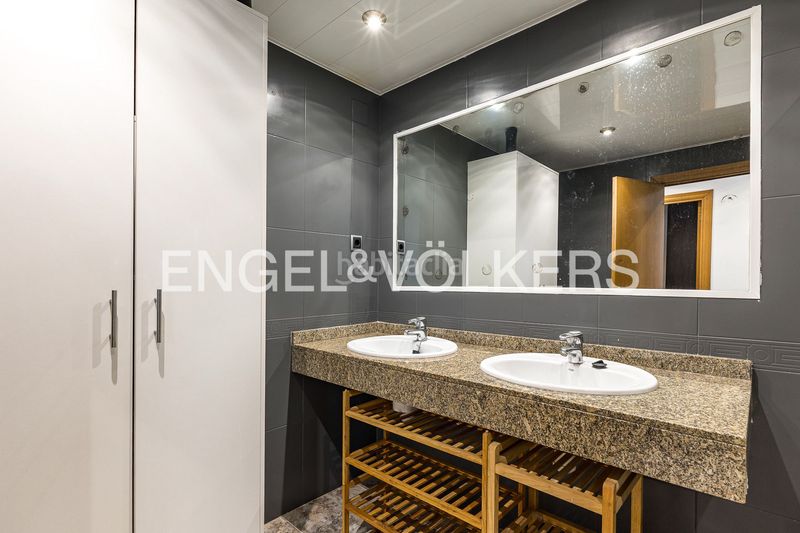 Foto a62b55e7-d690-4cf6-a173-46da1a49be32. Casa amb calefacció aparcament a Torrelles de Llobregat