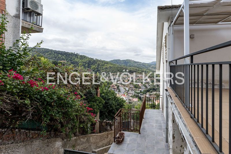 Foto a6899dff-92b3-449b-b2e2-d7e33d13bafe. Casa amb calefacció aparcament a Torrelles de Llobregat
