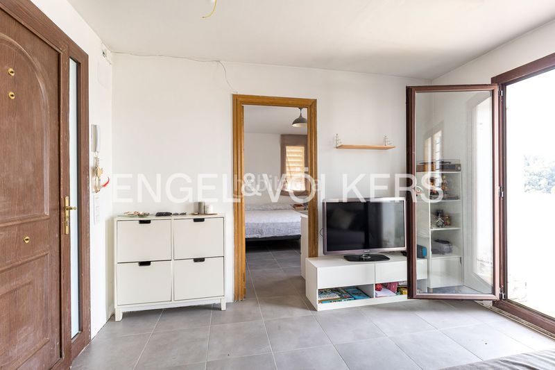 Foto a8d948b9-56b8-48e9-a153-c69bf49360fd. Casa amb calefacció aparcament a Torrelles de Llobregat